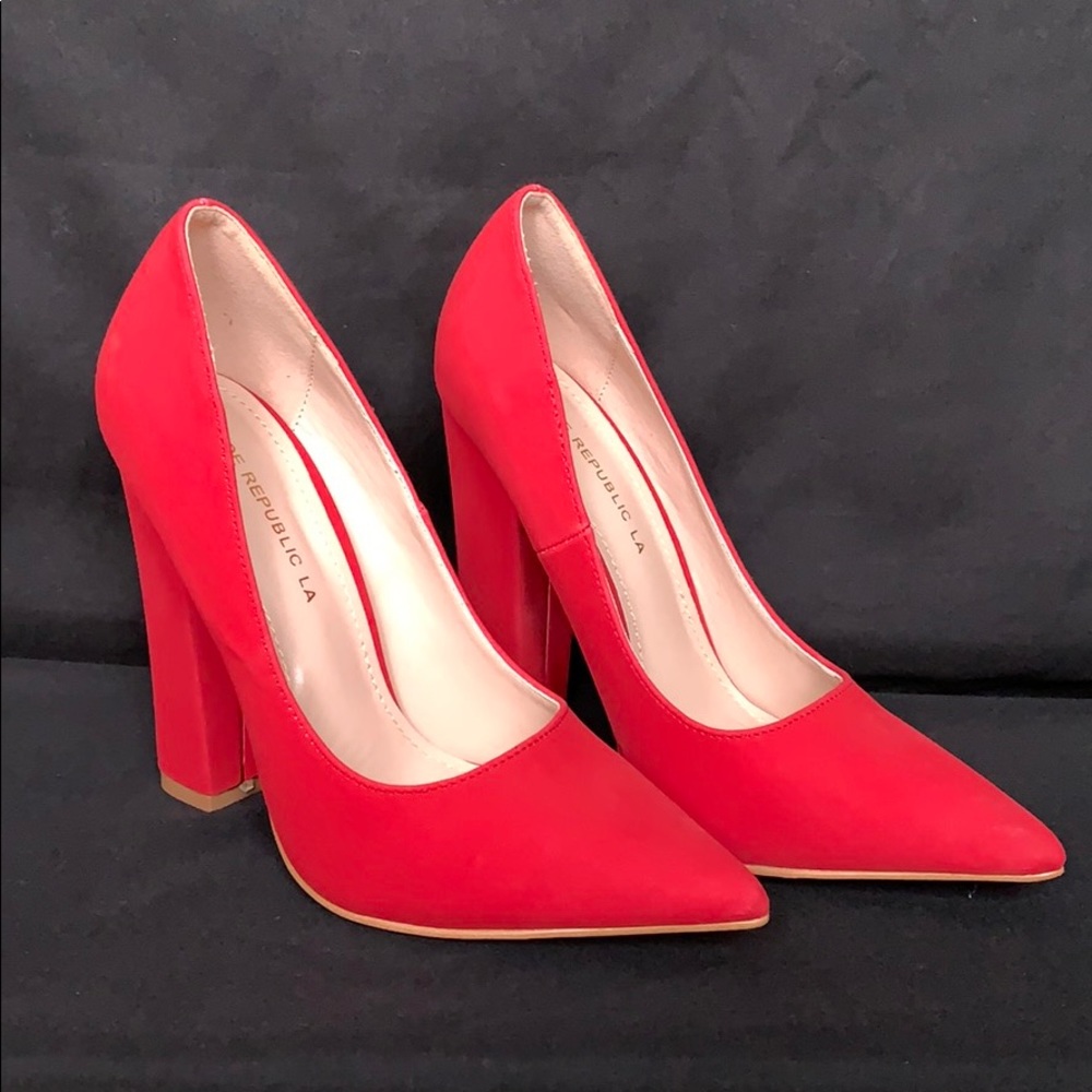 Shoe Republic LA Red pointed toe heels